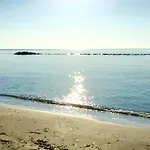 Ro Seaview 10mt From The بيت للعطل